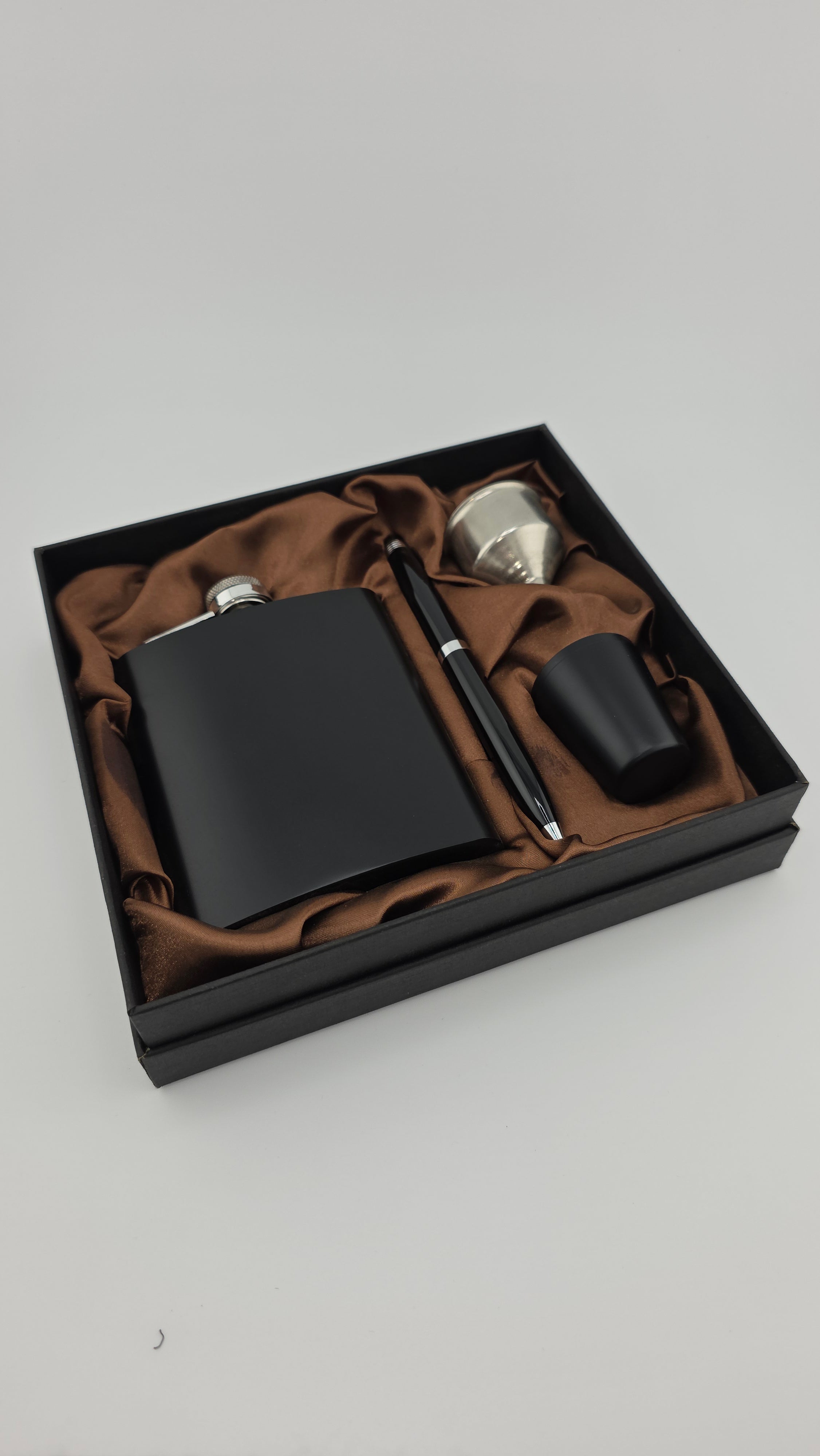 Flask Set - 7oz w/pen, shot glasses, funnel and gift box