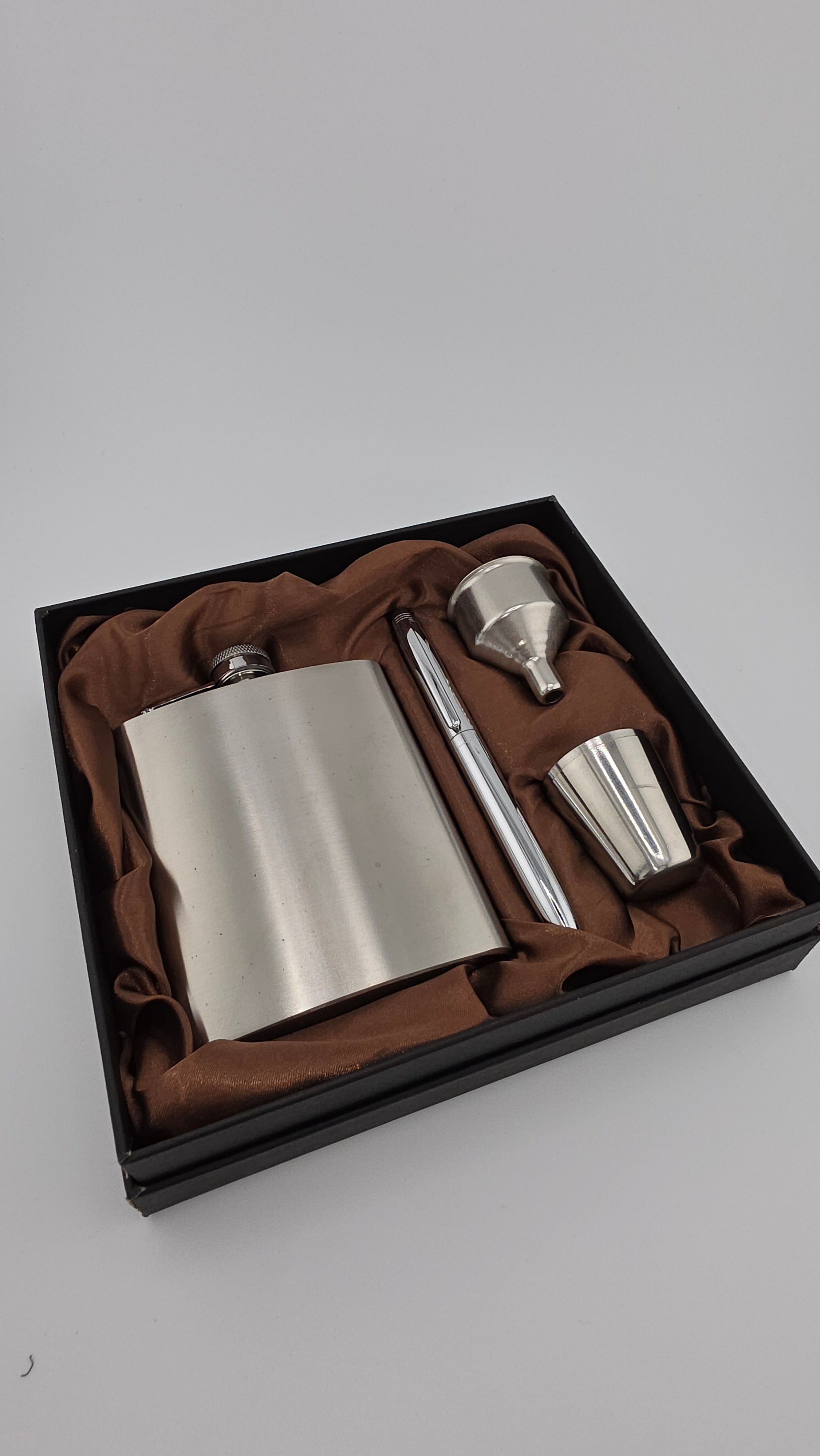Flask Set - 7oz w/pen, shot glasses, funnel and gift box
